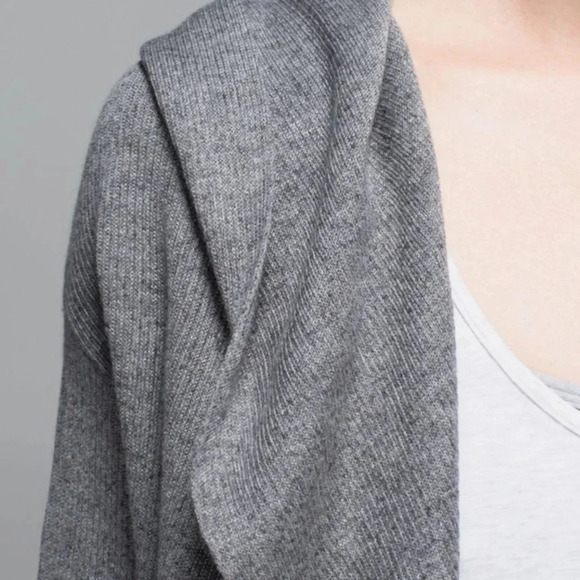Lululemon Cabin Yogi Wrap Heathered Medium Grey Pocket Thumbhole Size 4 - Picture 3 of 13